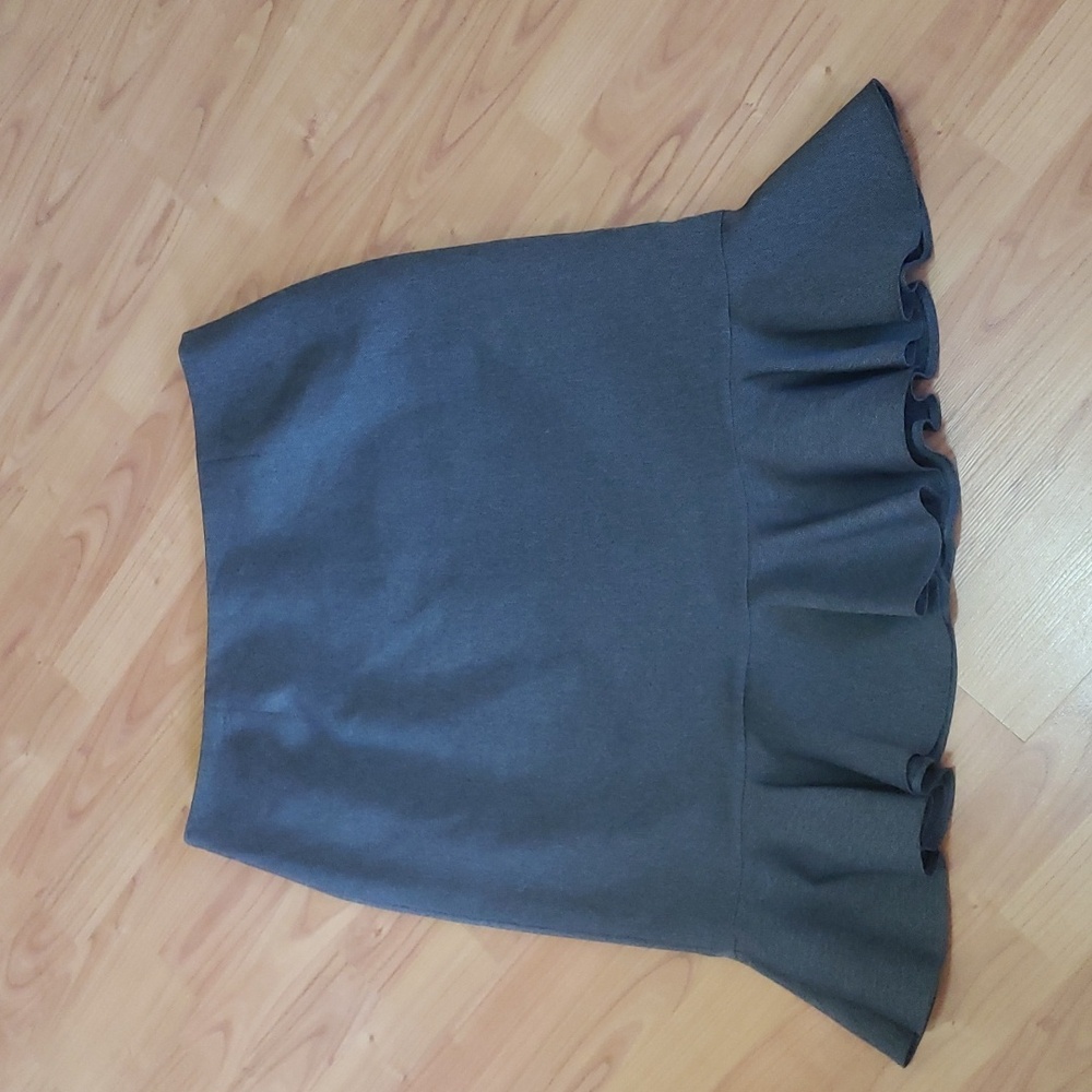 Elegant Gray Ruffle Hem Skirt